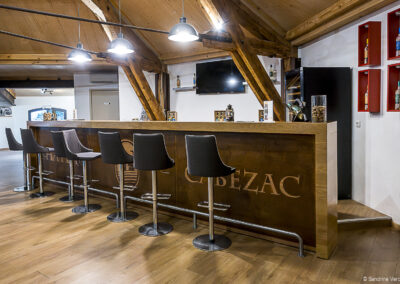 Caveau de dégustation et boutique de vente directe du Château Cabezac Vignoble Enguenya à Bize-Minervois