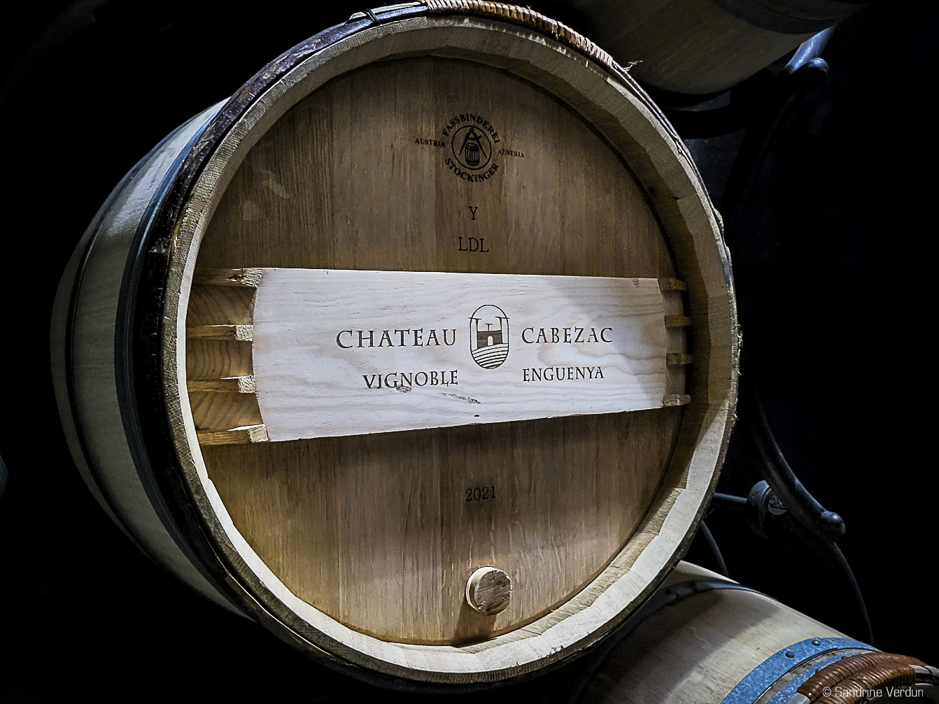 Élevage du vin rouge en tonneaux de chêne